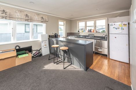 Photo of property in 19 Selwyn Crescent, College Estate, Whanganui, 4500