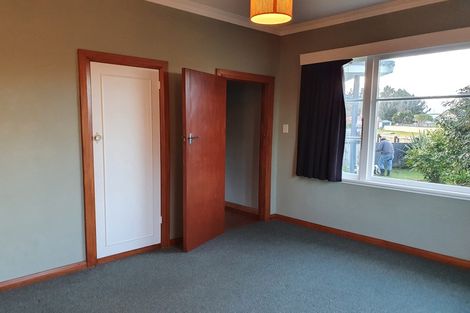 Photo of property in 1 Henderson Street, Dannevirke, 4930