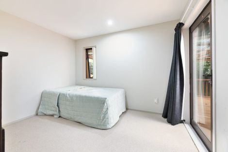 Photo of property in 112 Lake Panorama Drive, Henderson Valley, Auckland, 0612