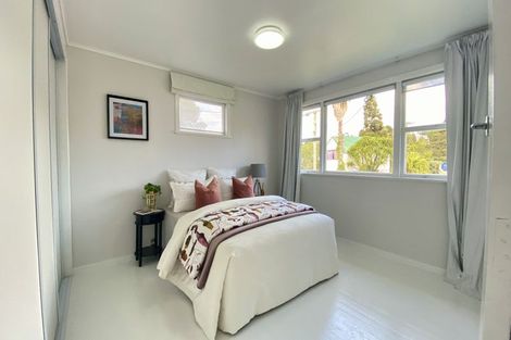 Photo of property in 12 Utting Street, Birkdale, Auckland, 0626