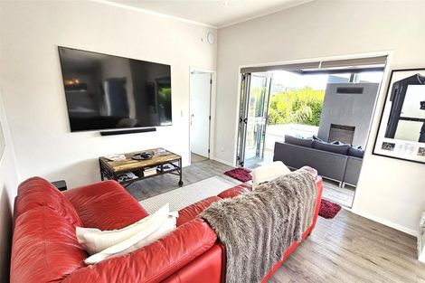 Photo of property in 106 Nikau Close, Matarangi, Whitianga, 3592