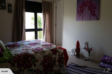 Photo of property in 1 Garrett Place, Riverstone Terraces, Upper Hutt, 5018