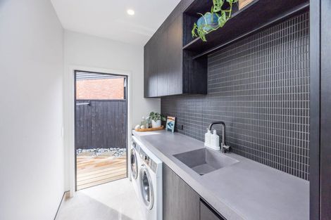 Photo of property in 43 Saint Andrews Terrace, St Andrews, Hamilton, 3200