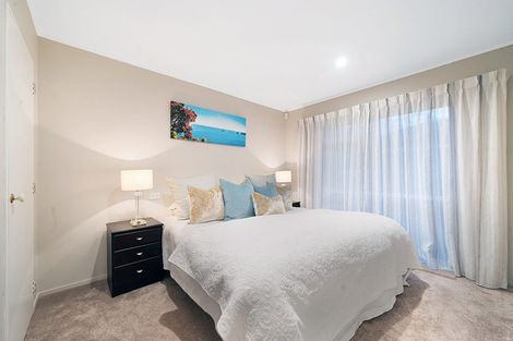 Photo of property in 50 Settlers Grove, Orewa, 0931