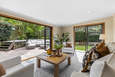 Photo of property in 557 Beach Road, Murrays Bay, Auckland, 0630