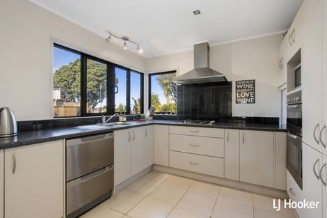 Photo of property in 28 Ocean View Road, Waihi Beach, 3611