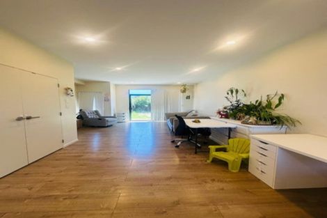 Photo of property in 107 Te Aparangi Road, Papakura, 2110