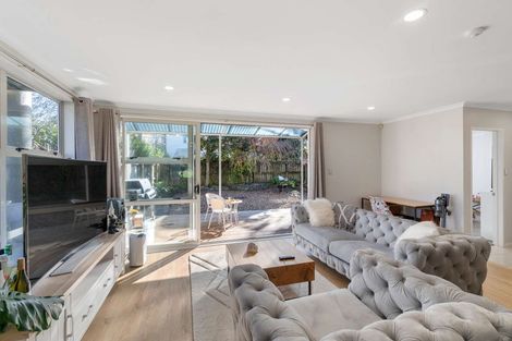 Photo of property in 2 Figaro Crescent, Takanini, 2112