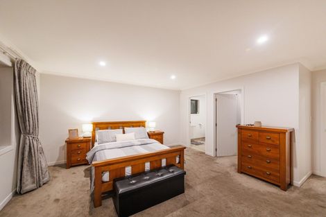 Photo of property in 7 Cyprus Place, Fitzherbert, Palmerston North, 4410