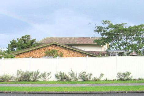 Photo of property in 18 Palmyra Way, Half Moon Bay, Auckland, 2012