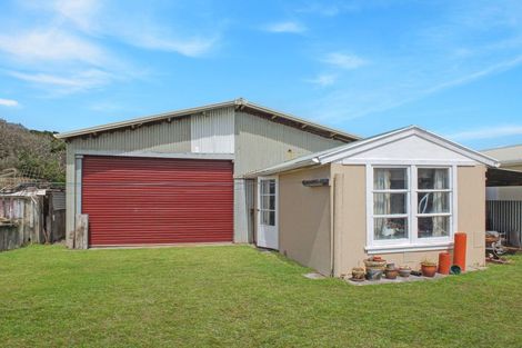 Photo of property in 14 Mack Street, Foxton Beach, Foxton, 4815