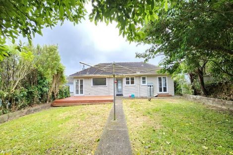 Photo of property in 8 Spenmoor Street, Newlands, Wellington, 6037