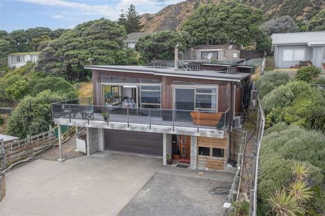 Photo of property in 24 The Parade, Paekakariki, 5034