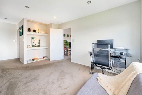 Photo of property in 14 Platinum Rise, Ranui, Auckland, 0612