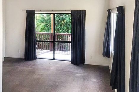 Photo of property in 6 Santiago Crescent, Unsworth Heights, Auckland, 0632