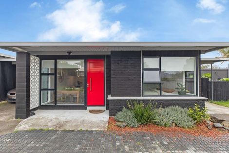Photo of property in 3/132 Onewa Road, Northcote, Auckland, 0627