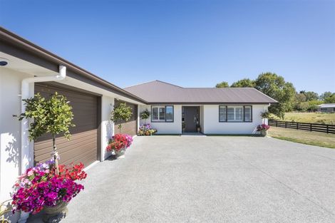 Photo of property in 20 Tula Lane, Kelvin Grove, Palmerston North, 4470