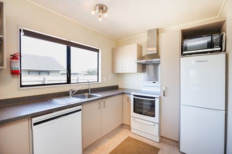 Photo of property in 18 Thomas Place, Foxton Beach, Foxton, 4815