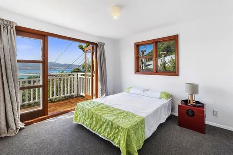 Photo of property in 49 Hungerford Road, Lyall Bay, Wellington, 6022