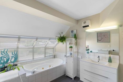 Photo of property in 72 Balrudry Street, Avonhead, Christchurch, 8042