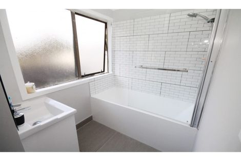 Photo of property in 71 Chichester Drive, Rosehill, Papakura, 2113