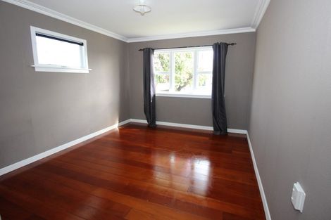 Photo of property in 3 Pukatea Street, Inglewood, 4330