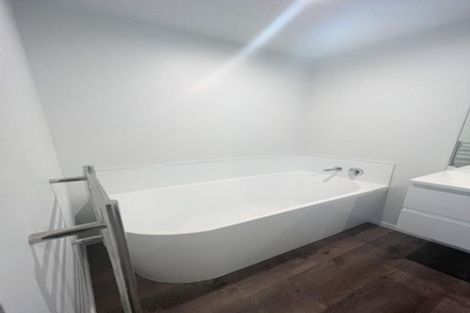 Photo of property in 5 Selkirk Lane, Hamilton Lake, Hamilton, 3204