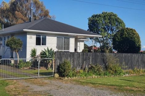 Photo of property in 11 Beach Road, Omata, New Plymouth, 4374