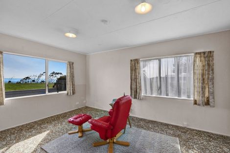 Photo of property in 60 Hume Street, Waitara, 4320