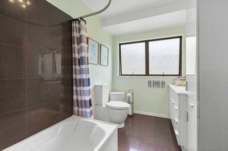 Photo of property in 29 Calman Place, Chatswood, Auckland, 0626