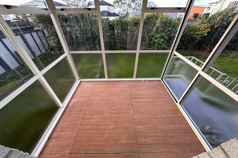 Photo of property in 2/136 Chivalry Road, Glenfield, Auckland, 0629