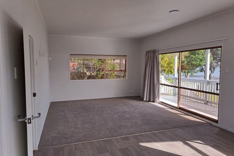 Photo of property in 3 Manaia View Road, One Tree Point, 0118