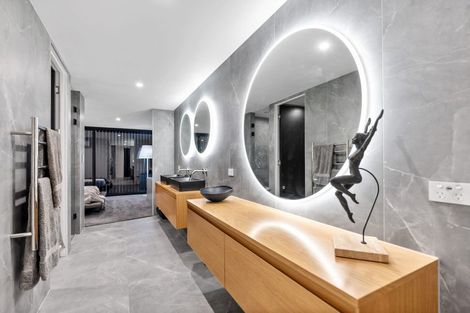 Photo of property in 314a Hurstmere Road, Takapuna, Auckland, 0622