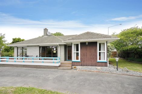 Photo of property in 17 Masham Road, Broomfield, Christchurch, 8042