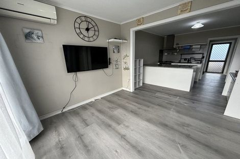 Photo of property in 2/30 Union Street, Papakura, 2110