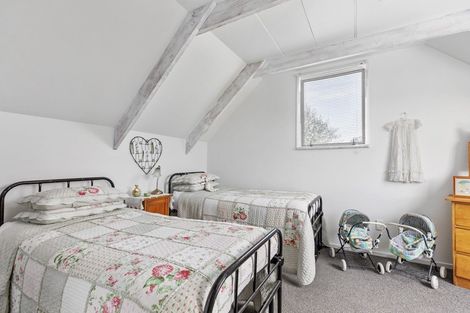 Photo of property in 6 Portland Street, Welcome Bay, Tauranga, 3112