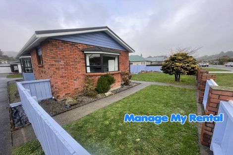 Photo of property in 58 Beauchamp Street, Tawa, Wellington, 5028