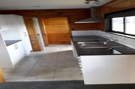 Photo of property in 1/70 Carnoustie Drive, Wattle Downs, Auckland, 2103