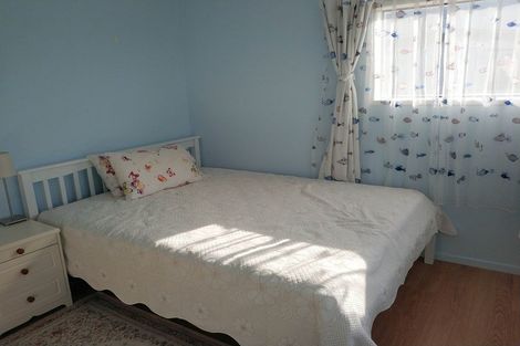 Photo of property in 2/6 Currey Crescent, Milford, Auckland, 0620