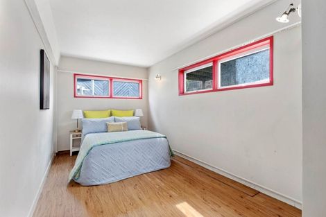 Photo of property in 15 Brunton Place, Glenfield, Auckland, 0629