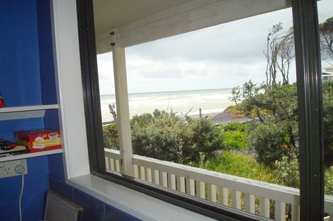 Photo of property in 12 Point Road, Mokau, 4376