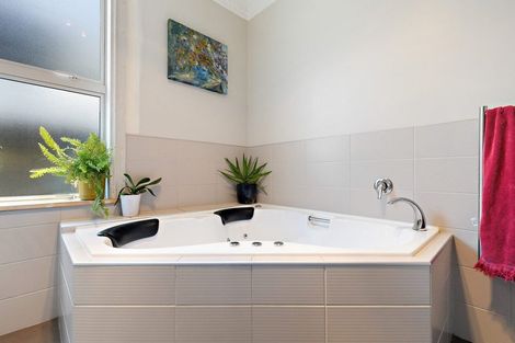 Photo of property in 40 Avalon Street, Richmond, Christchurch, 8013