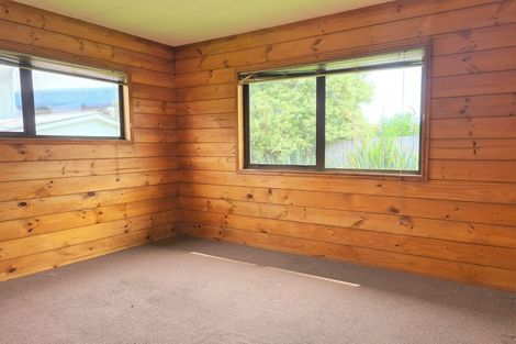 Photo of property in 2/25 Garelja Road, Henderson, Auckland, 0612