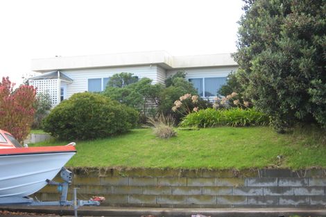 Photo of property in 33 Margaret Road, Raumati Beach, Paraparaumu, 5032