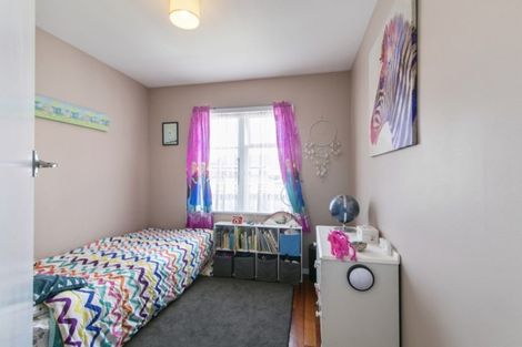 Photo of property in 118 Wainuiomata Road, Wainuiomata, Lower Hutt, 5014