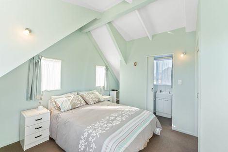 Photo of property in 114 Field Way, Waikanae Beach, Waikanae, 5036