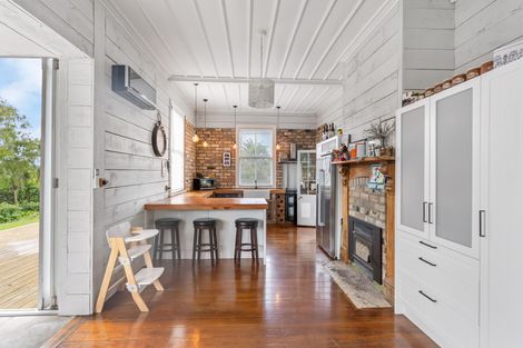 Photo of property in 2 Collingwood Road, Waiuku, 2123