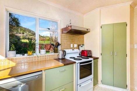 Photo of property in 6b Coates Street, Tawa, Wellington, 5028