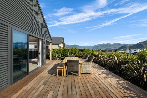 Photo of property in 6 Mcneil Crescent, Wanaka, 9305