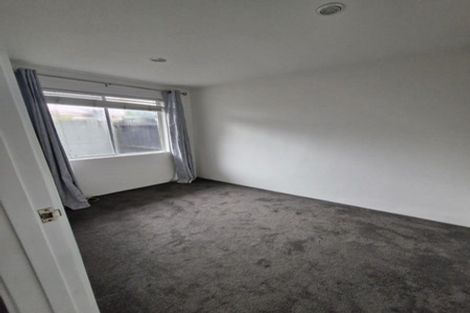 Photo of property in 2/7 Alston Avenue, Kelston, Auckland, 0602